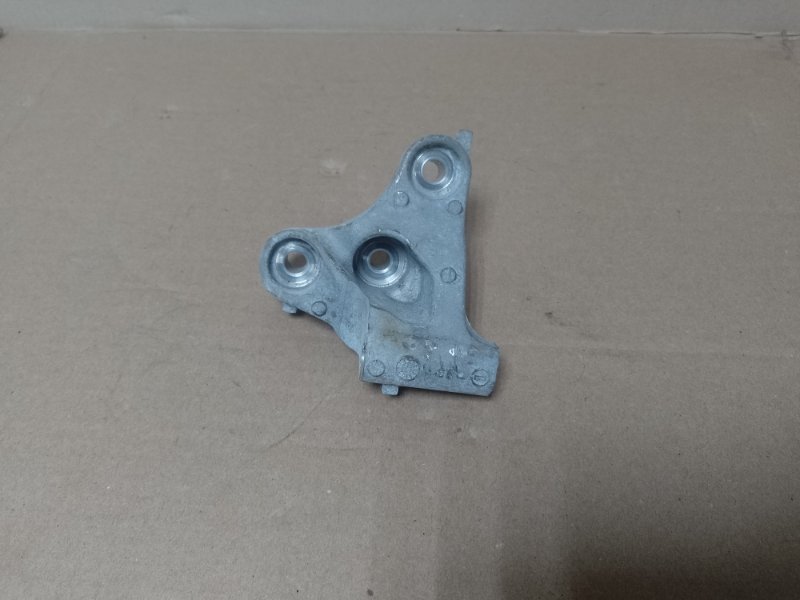 Кронштейн генератора X-TRAIL/ROGUE T32 13-20 2018 2.5 QR25DE