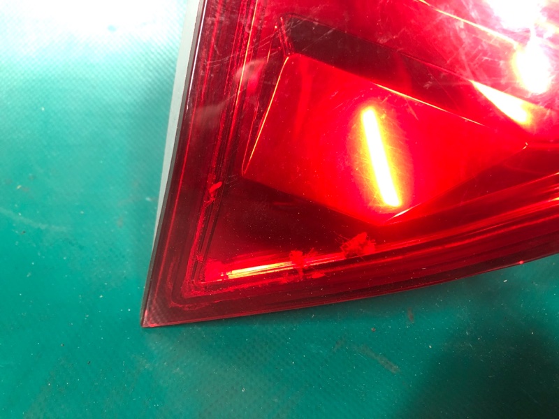 Фонарь внутренний левый MDX (YD2) 06-13 2008 3.7 Фонарь внутренний левый MDX (YD2) 06-13 2008 3.7