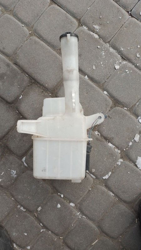 Бачок омывателя COROLLA 120 00-07