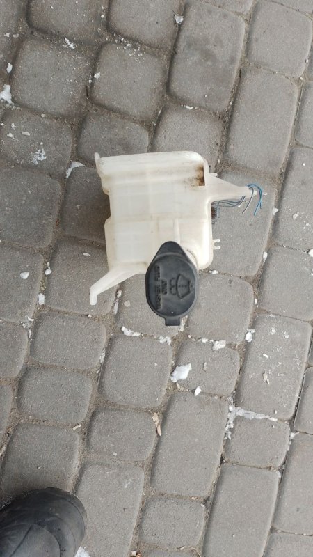 Бачок омывателя COROLLA 120 00-07