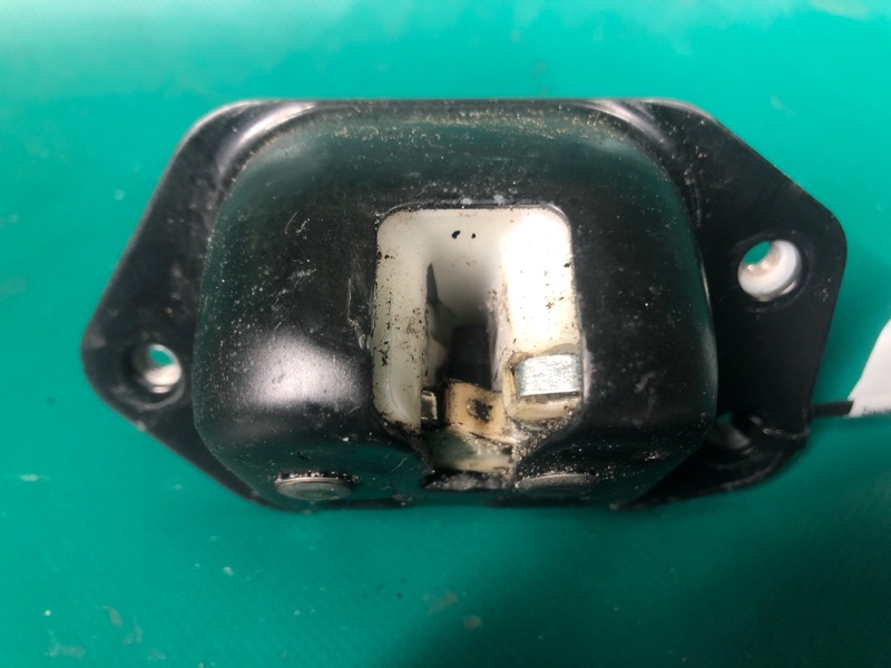 Замок крышки багажника PATHFINDER R52 12-21 2020 3.5 VQ35DD