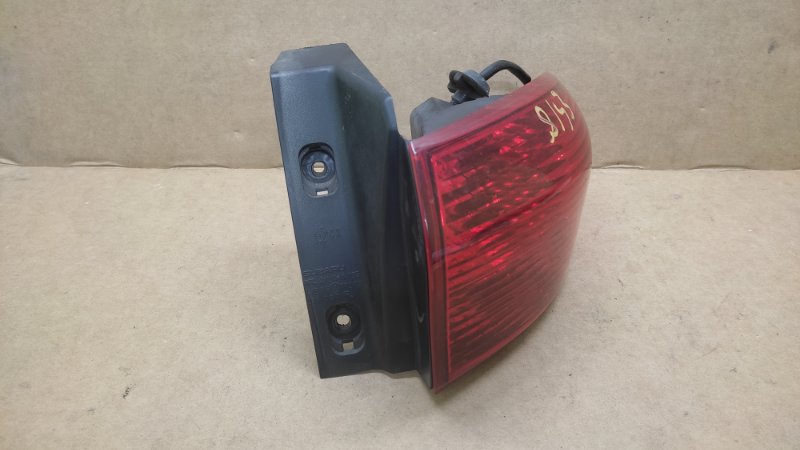 Фонарь наружный правый TRIBECA B9 05-07 2006 3.0