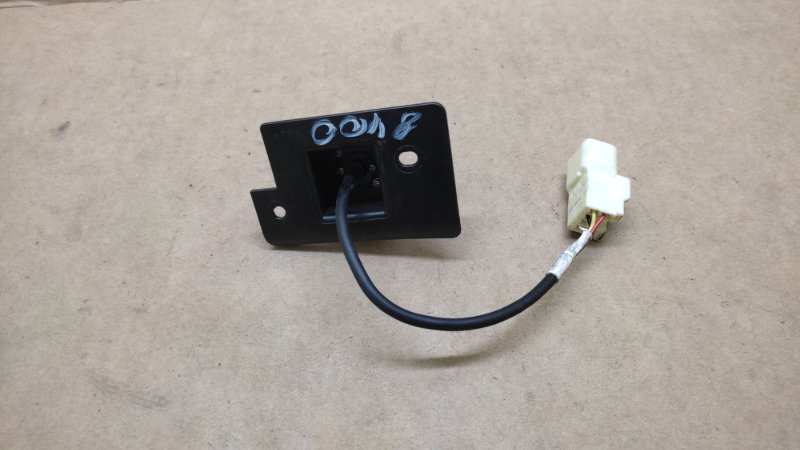 Камера заднего вида OUTLANDER GF 12- 2016 GF8W 2.4 4J12