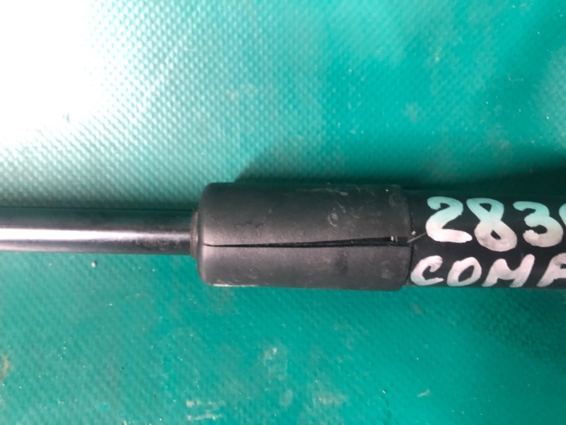 Амортизатор крышки багажника правый COMPASS 17-21 2017 2.4 ED6