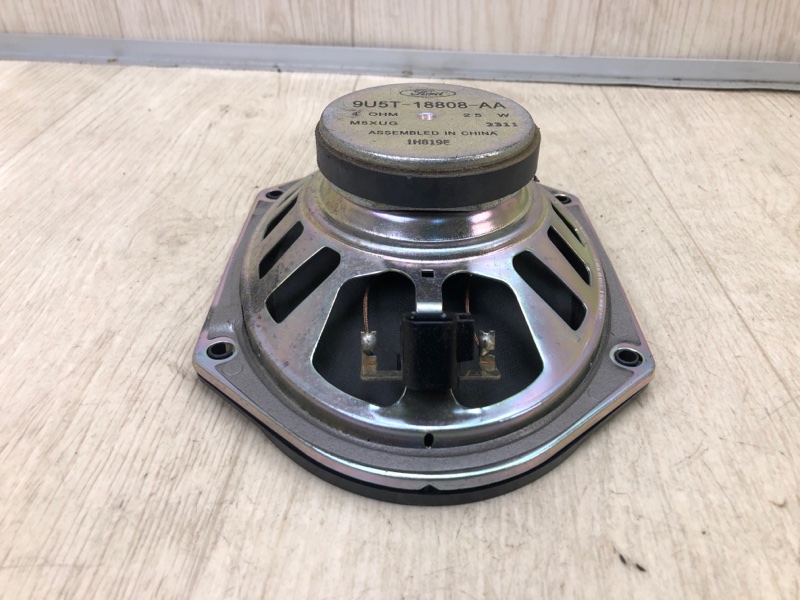 Динамик задний EDGE 06-14 2012 Внедорожник 2.0