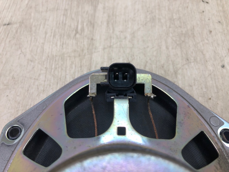 Динамик задний EDGE 06-14 2012 Внедорожник 2.0