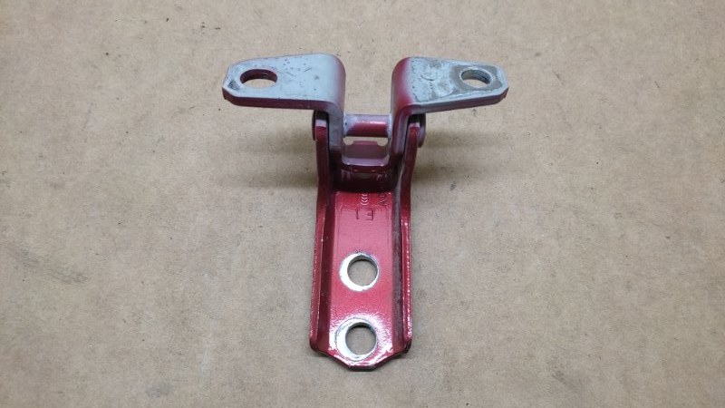 Петля двери нижняя задняя левая OUTLANDER GF 12- 2016 GF8W 2.4 4J12