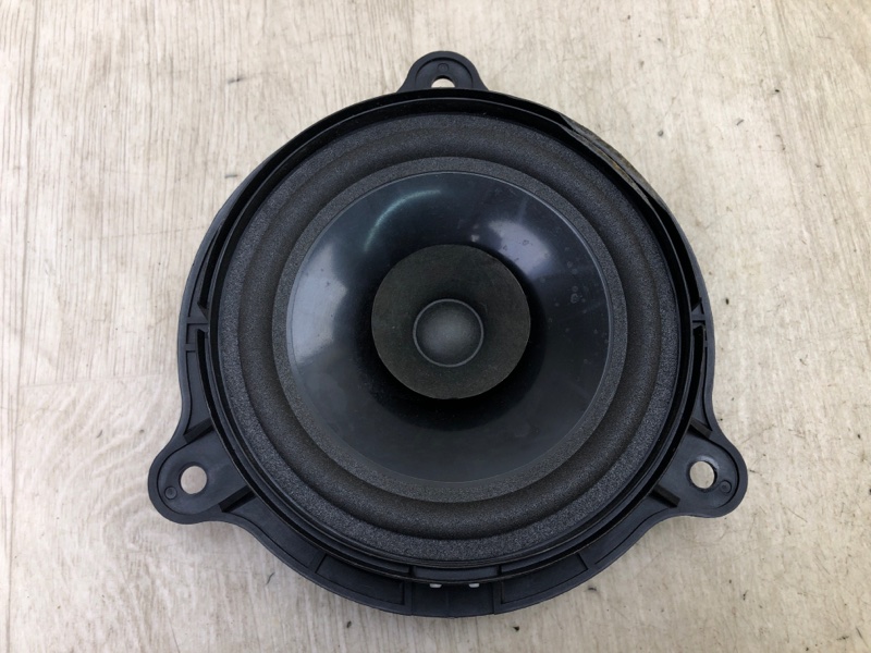 Динамик задний правый NISSAN JUKE 10-19 2011 1.6 MR16DDT 281561VK0A Б/У