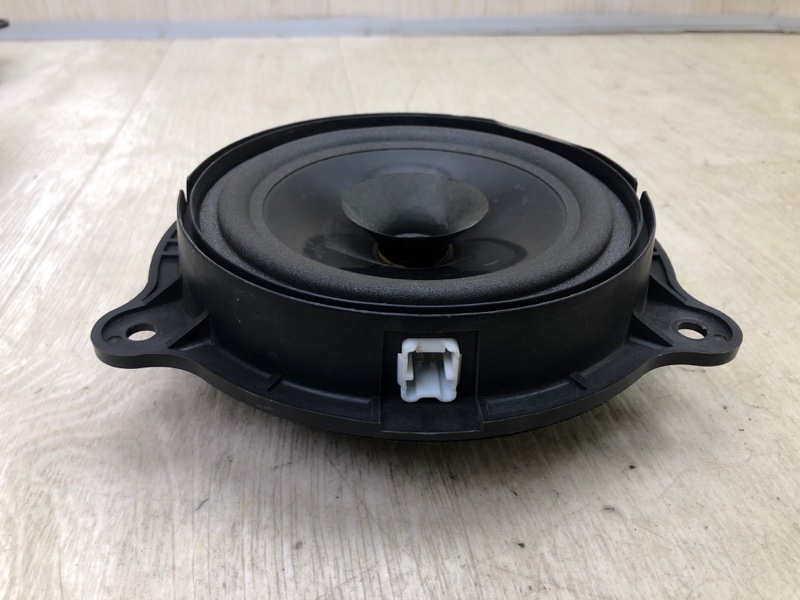 Динамик задний правый JUKE 10-19 2011 1.6 MR16DDT