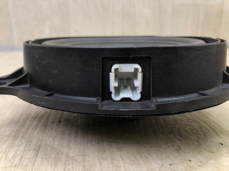 Динамик задний правый JUKE 10-19 2011 1.6 MR16DDT