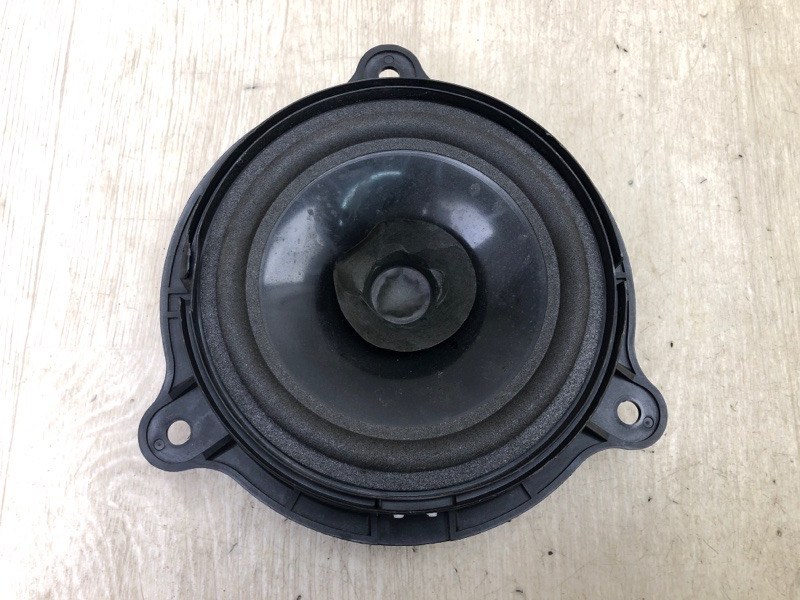 Динамик задний левый NISSAN JUKE 10-19 2011 1.6 MR16DDT 281561VK0A Б/У