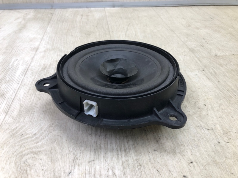 Динамик задний левый JUKE 10-19 2011 1.6 MR16DDT