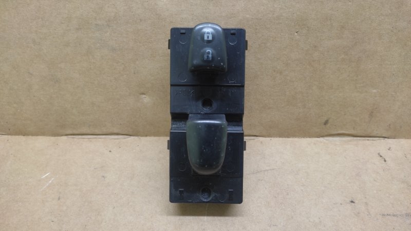 Кнопка стеклоподъемника передняя правая NISSAN SENTRA B17 12-21 2013 1.8 MRA8DE 25411-1KA5A Б/У