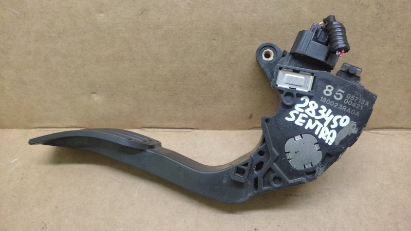 Педаль газа NISSAN SENTRA B17 12-21 2013 1.8 MRA8DE 18002-3RA0A Б/У