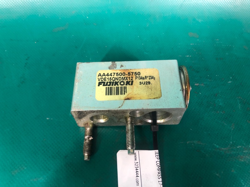 Запчасть клапан кондиционера JEEP COMPASS 17-21 2017 2.4 ED6 68350338AA Б/У Клапан кондиционера JEEP COMPASS 17-21 2017 2.4 ED6 68350338AA Б/У