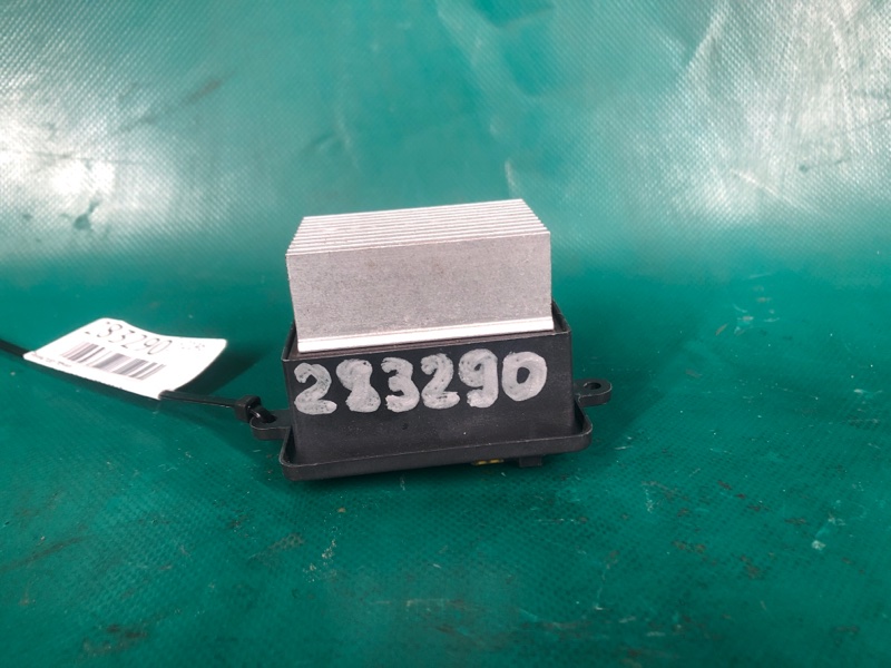 Запчасть резистор печки JEEP COMPASS 17-21 2017 2.4 ED6 68350348AA Б/У Резистор печки JEEP COMPASS 17-21 2017 2.4 ED6 68350348AA Б/У