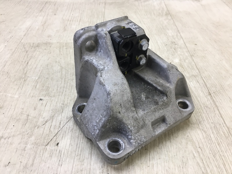 Кронштейн КПП левый HYUNDAI ELANTRA AD 16- 2017 AD 2.0 G4NH 452112F310 Б/У