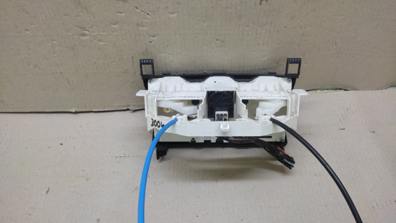 Блок управления печкой MAZDA 3 BK 03-08 SEDAN 2.3