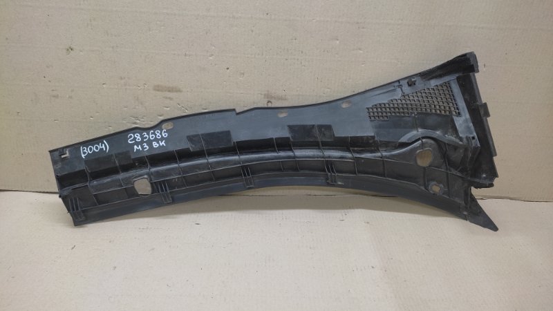 Пластик под лобовое стекло / Жабо левый 3 BK 03-08 2005 SEDAN 2.3 Пластик под лобовое стекло / Жабо левый 3 BK 03-08 2005 SEDAN 2.3