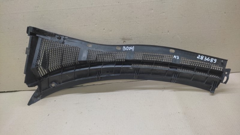 Пластик под лобовое стекло / Жабо правый 3 BK 03-08 2005 SEDAN 2.3 Пластик под лобовое стекло / Жабо правый 3 BK 03-08 2005 SEDAN 2.3