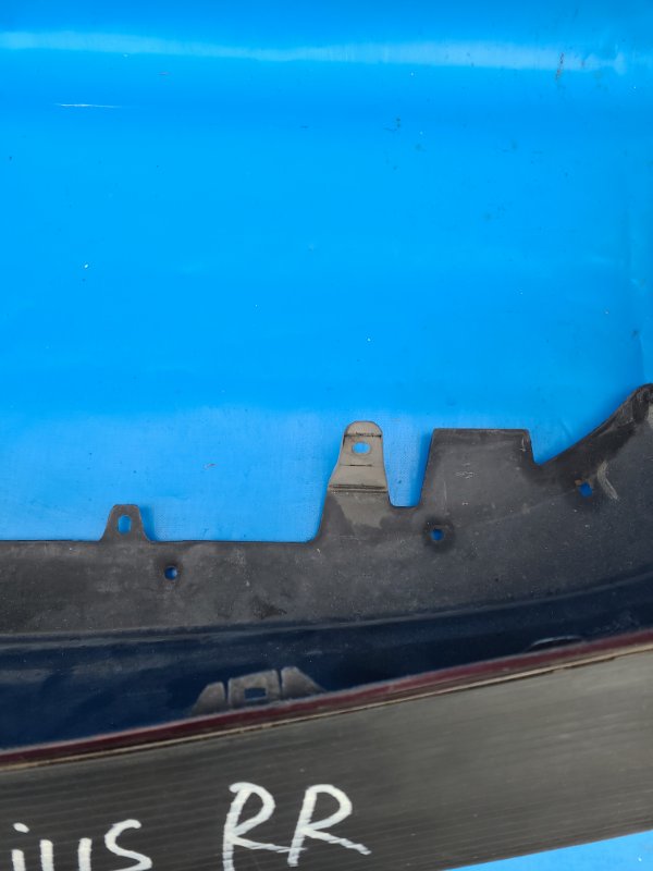 Бампер задний PRIUS - 30 09-17