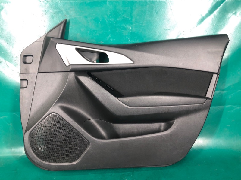 Карта двери передняя правая MAZDA 3 BM 13-19 2017 2.0L 4 BHN9-68-420G02 Б/У