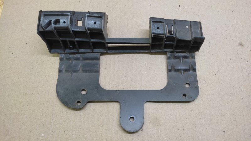 Кронштейн переднего бампера (под фарой) левый SENTRA B17 12-21 2015 Седан 1.8 MRA8DE