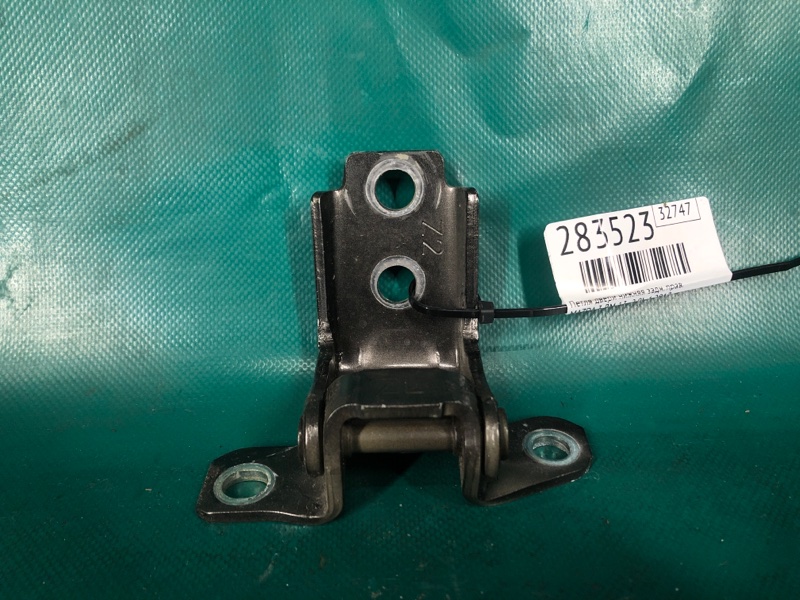 Петля двери нижняя задняя правая MAZDA 3 BM 13-19 2017 2.0L 4 KD53-72-240 Б/У