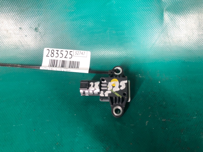 Запчасть датчик удара передний правый MAZDA 3 BM 13-19 2017 2.0L 4 GMC8-57-KC0A Б/У Датчик удара передний правый MAZDA 3 BM 13-19 2017 2.0L 4 GMC8-57-KC0A Б/У