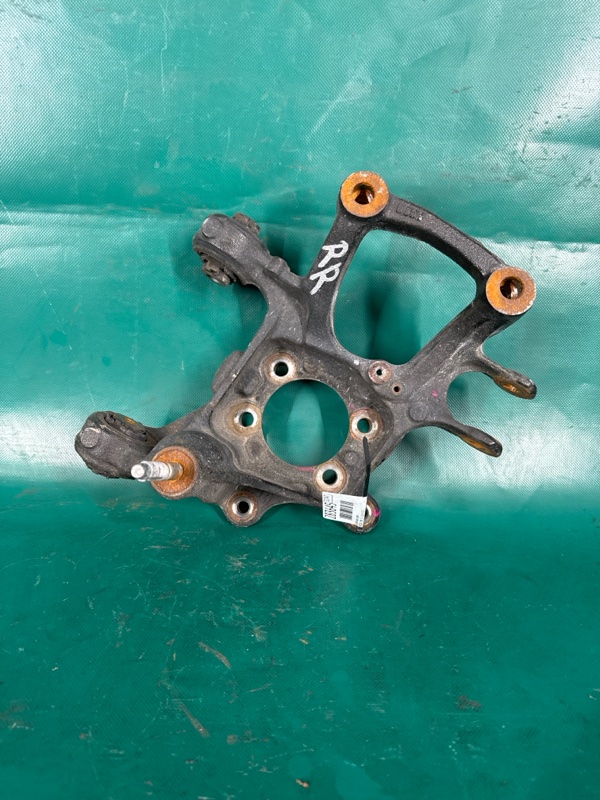 Цапфа задняя правая MAZDA 3 BM 13-19 2017 2.0L 4 BJS7-26-11XB Б/У