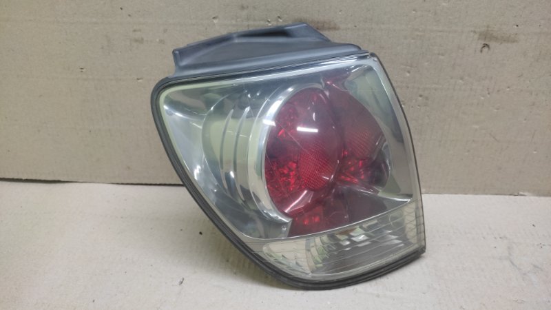 Фонарь наружный левый RX300 98-03 2000 3.0 1MZFE