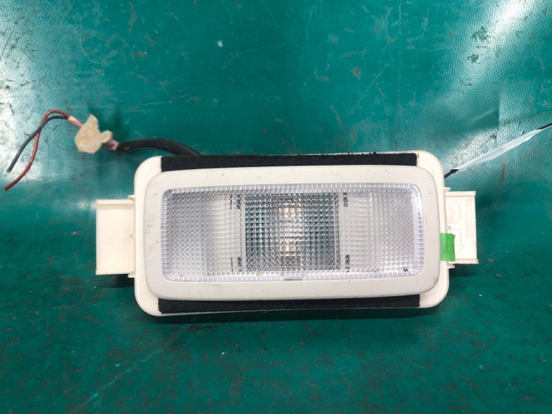 Запчасть плафон салона MAZDA 3 BM 13-19 2017 2.0L 4 BHN9-51-310A75 Б/У Плафон салона MAZDA 3 BM 13-19 2017 2.0L 4 BHN9-51-310A75 Б/У