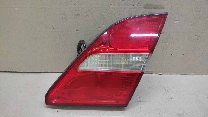 Фонарь внутренний правый LEXUS LS430 00-06 2000 UCF30L 4.3 3UZFE 81581-50110 Б/У