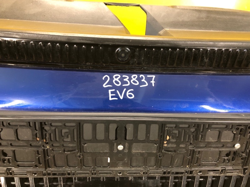 Бампер передний EV6 21-