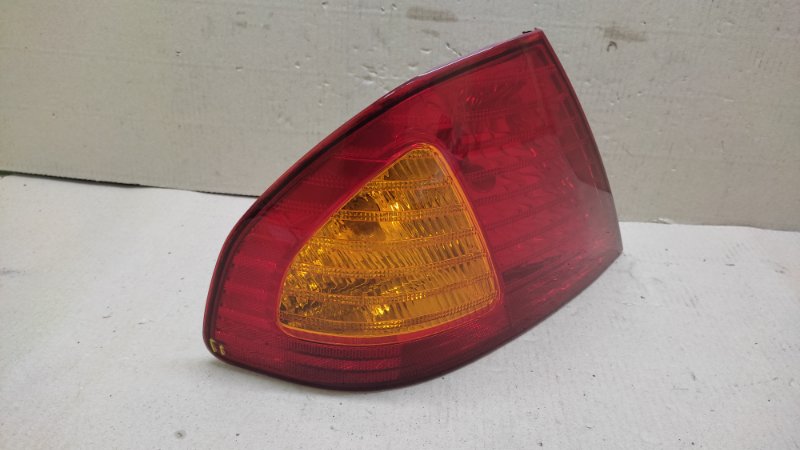 Фонарь наружный левый AVALON 99-05 2000 3.0 1MZFE