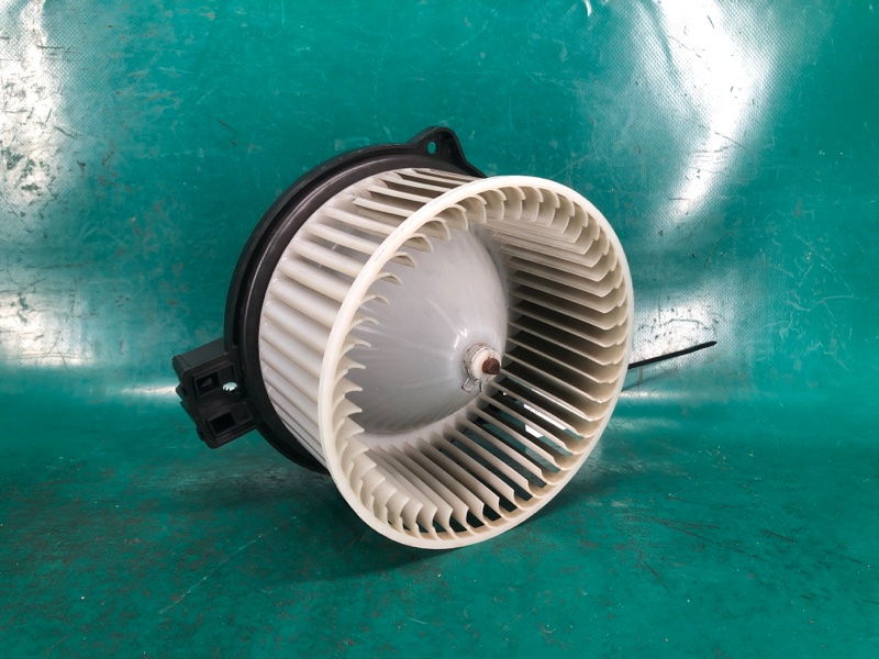 Моторчик печки MAZDA 3 BM 13-19 2017 2.0L 4 KD45-61-B10 Б/У