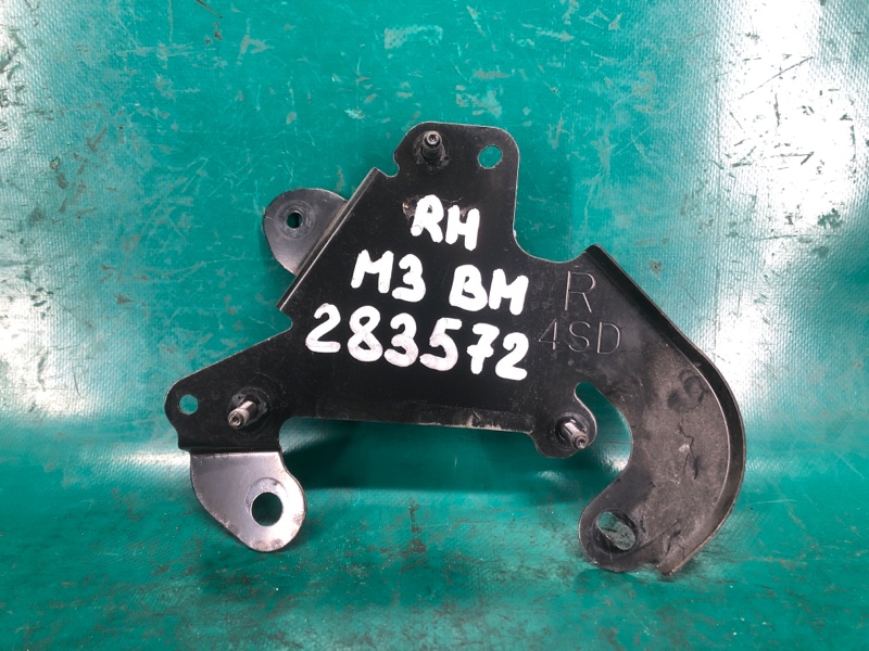Кронштейн датчика слепых зон правый 3 BM 13-19 2017 2.0L 4
