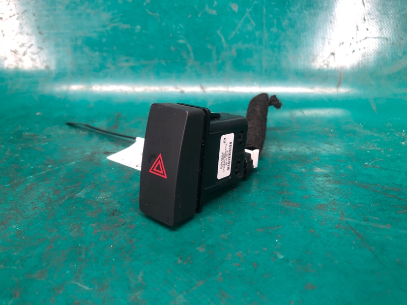 Кнопка аварийной сигнализации MAZDA 3 BM 13-19 2017 2.0L 4 BJS7-66-4H0 Б/У