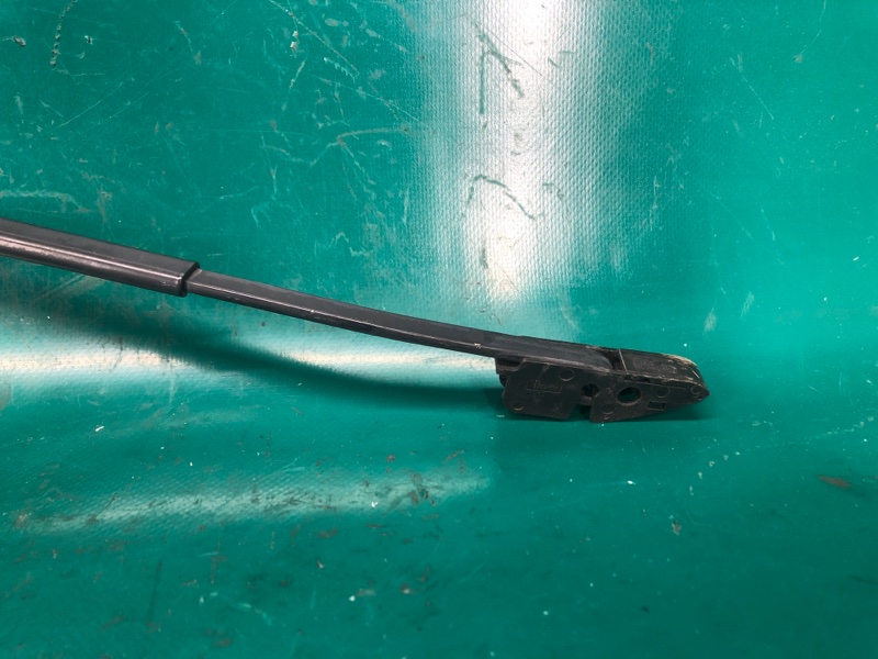 Поводок стеклоочистителя передний правый MAZDA 3 BM 13-19 2.0L 4