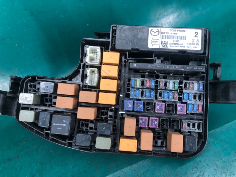 Блок предохранителей моторный отсек 3 BM 13-19 2017 2.0L 4