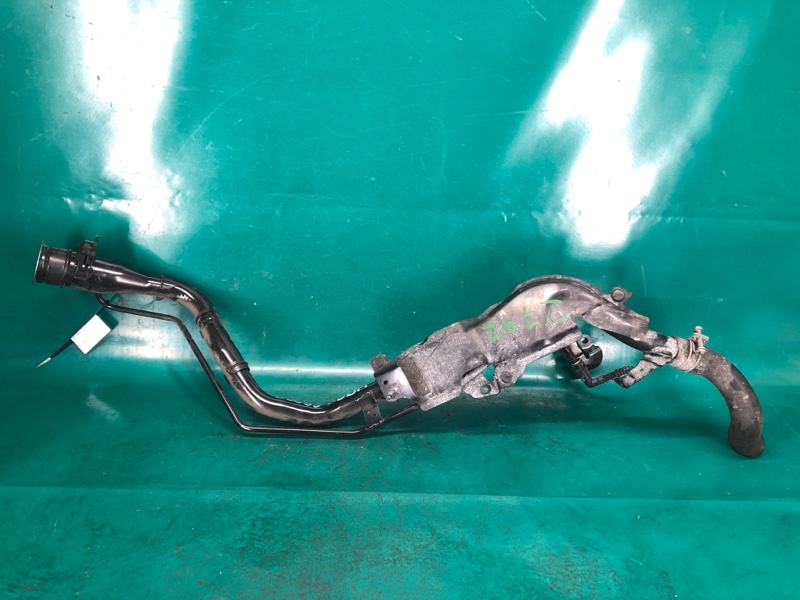 Запчасть горловина топливного бака MAZDA 3 BM 13-19 2017 2.0L 4 BHN1-42-210C Б/У Горловина топливного бака MAZDA 3 BM 13-19 2017 2.0L 4 BHN1-42-210C Б/У