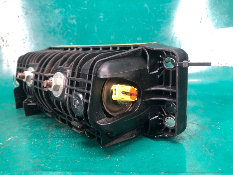 Подушка безопасности пассажира VOLKSWAGEN PASSAT B7 11-15 CBTA 2.5L