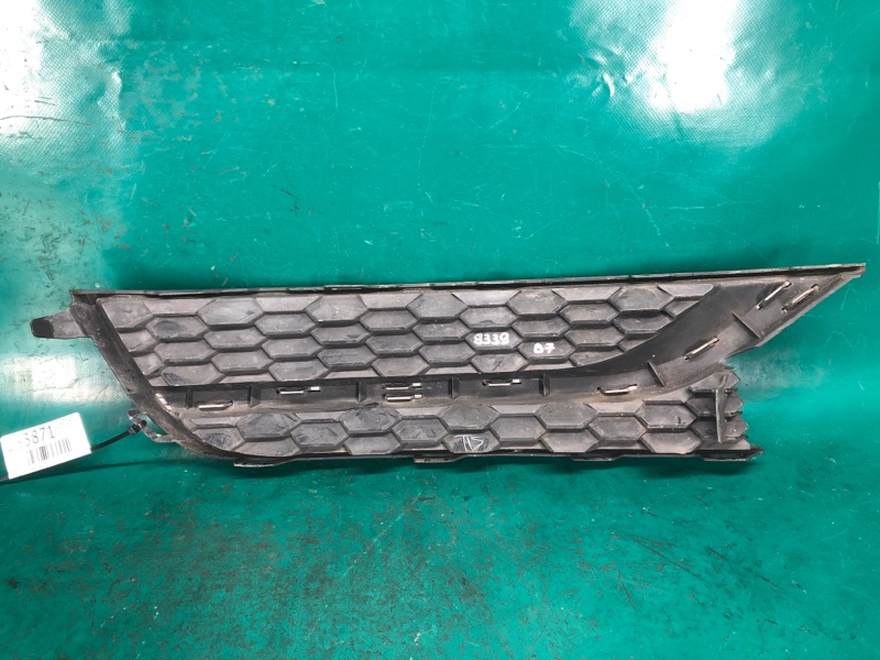 Решетка переднего бампера левая VOLKSWAGEN PASSAT B7 11-15 CBTA 2.5L