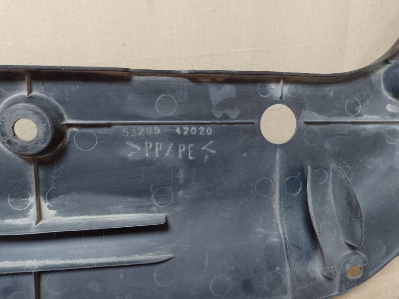 Накладка замка капота TOYOTA RAV4 05-12 3.5 2GR-FE