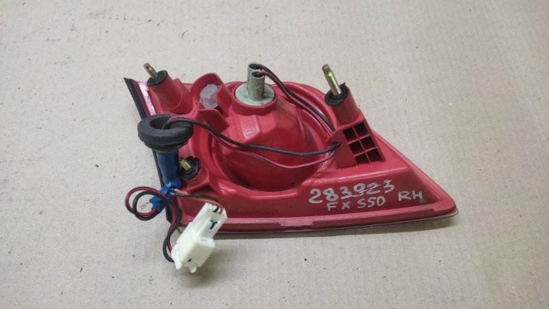 Фонарь внутренний правый FX S50 03-08 2005 3.5 VQ35DE