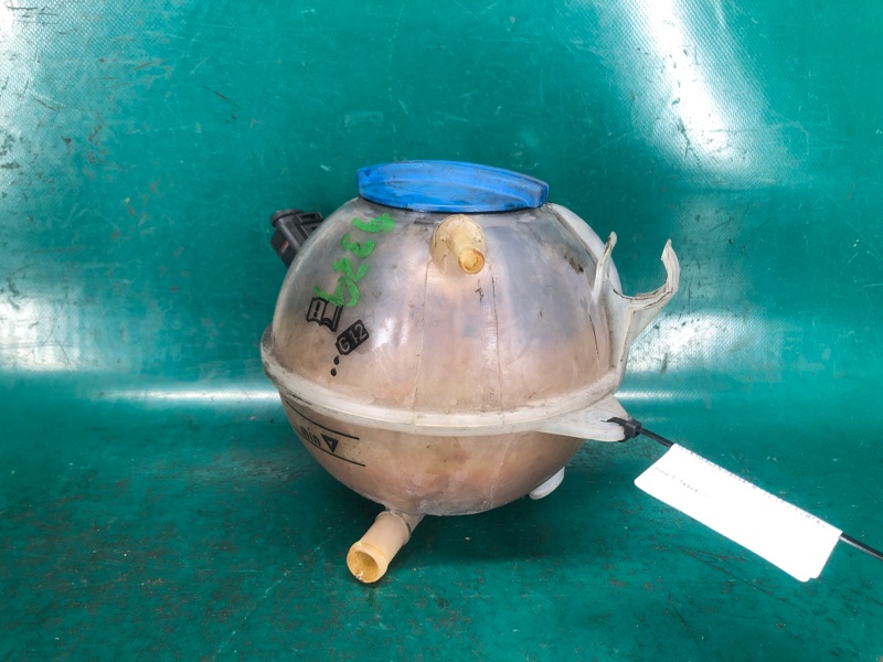 Бачок расширительный VOLKSWAGEN PASSAT B7 11-15 11/2011 CBTA 2.5L 1K0 121 407 A Б/У