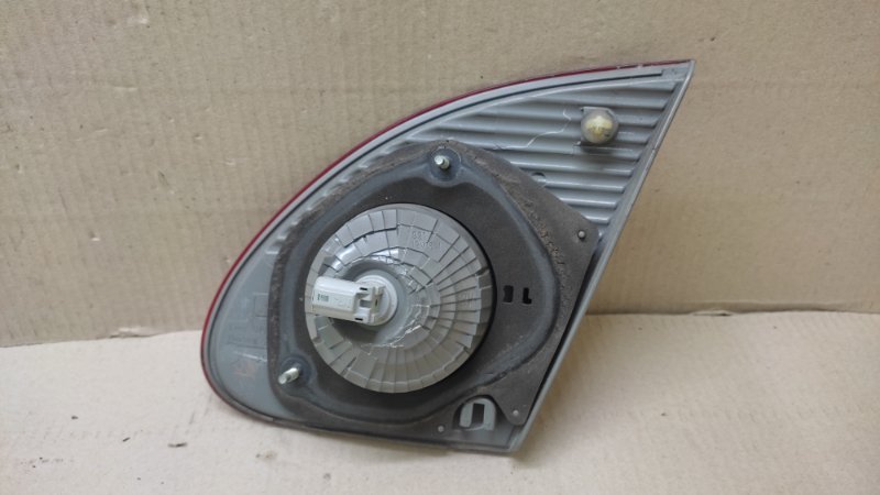 Фонарь внутренний левый COROLLA 120 00-07 2004 ZZE130L 1.8L 1ZZ-FE Фонарь внутренний левый COROLLA 120 00-07 2004 ZZE130L 1.8L 1ZZ-FE
