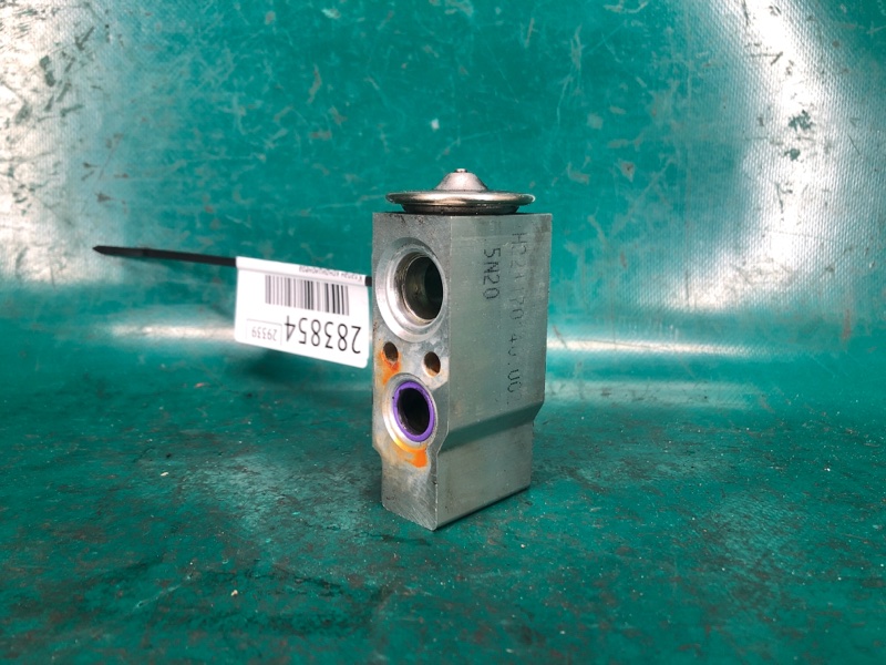 Клапан кондиционера VOLKSWAGEN PASSAT B7 11-15 CBTA 2.5L