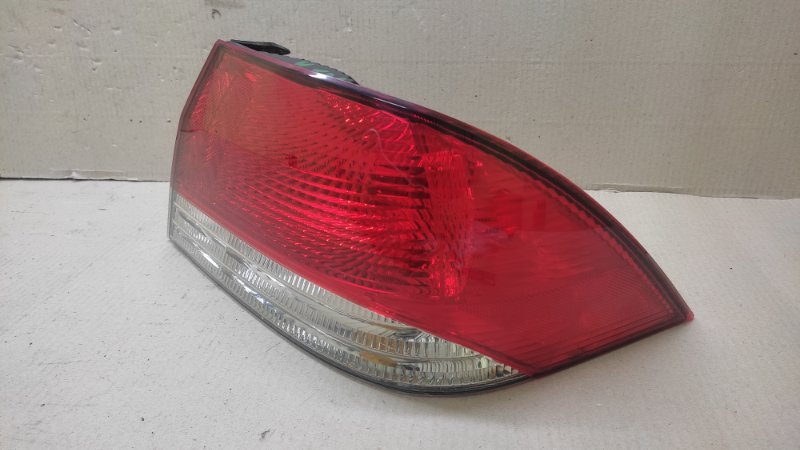 Фонарь наружный правый LANCER 4/5/6/7/8 88-02