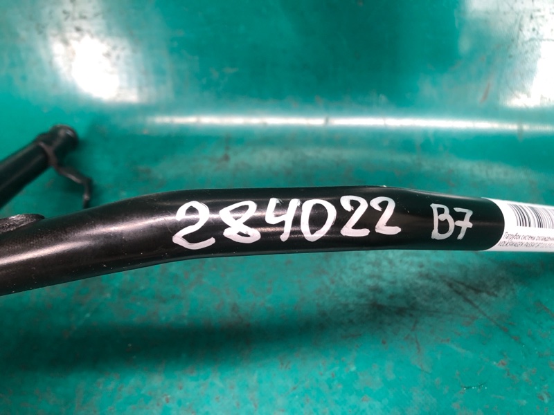 Патрубок системы охлаждения PASSAT B7 11-15 11/2011 CBTA 2.5L